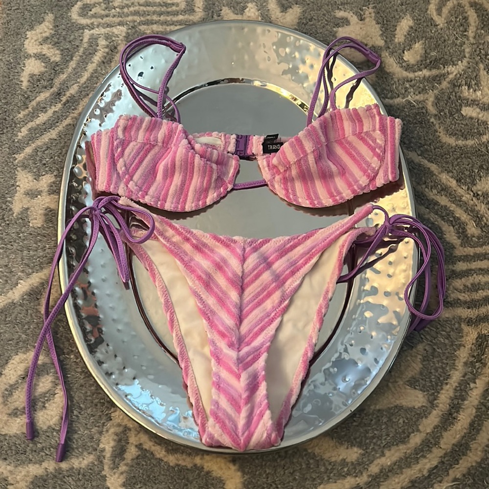 Adorable patterned Triangl bikini!